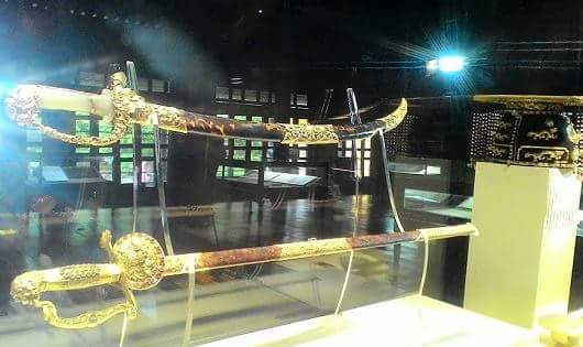 Ấn vàng Hoàng đế chi bảo