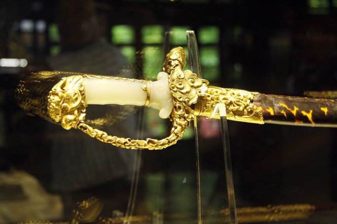 Ấn vàng Hoàng đế chi bảo